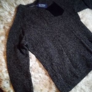 American Rag Size Large Sweater with Pocket